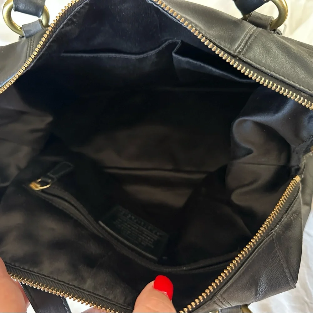 Vintage Coach Black Leather Shoulder Bag - Picture 4 of 12